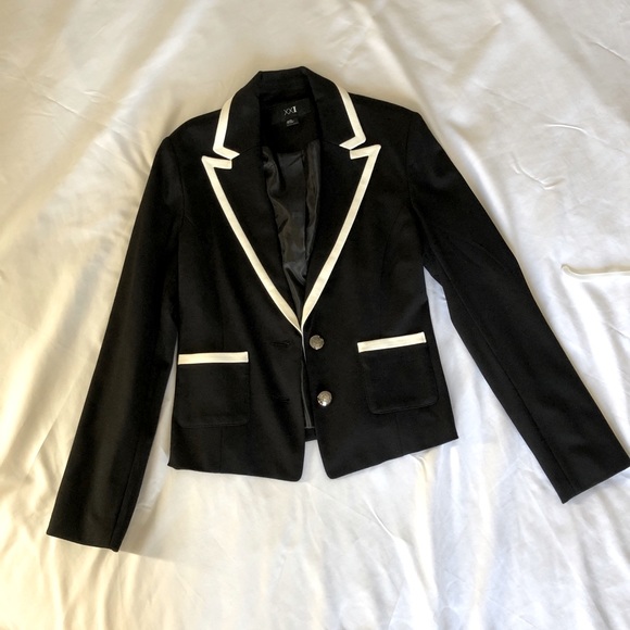 Forever XXI Black and White Blazer - Picture 1 of 8